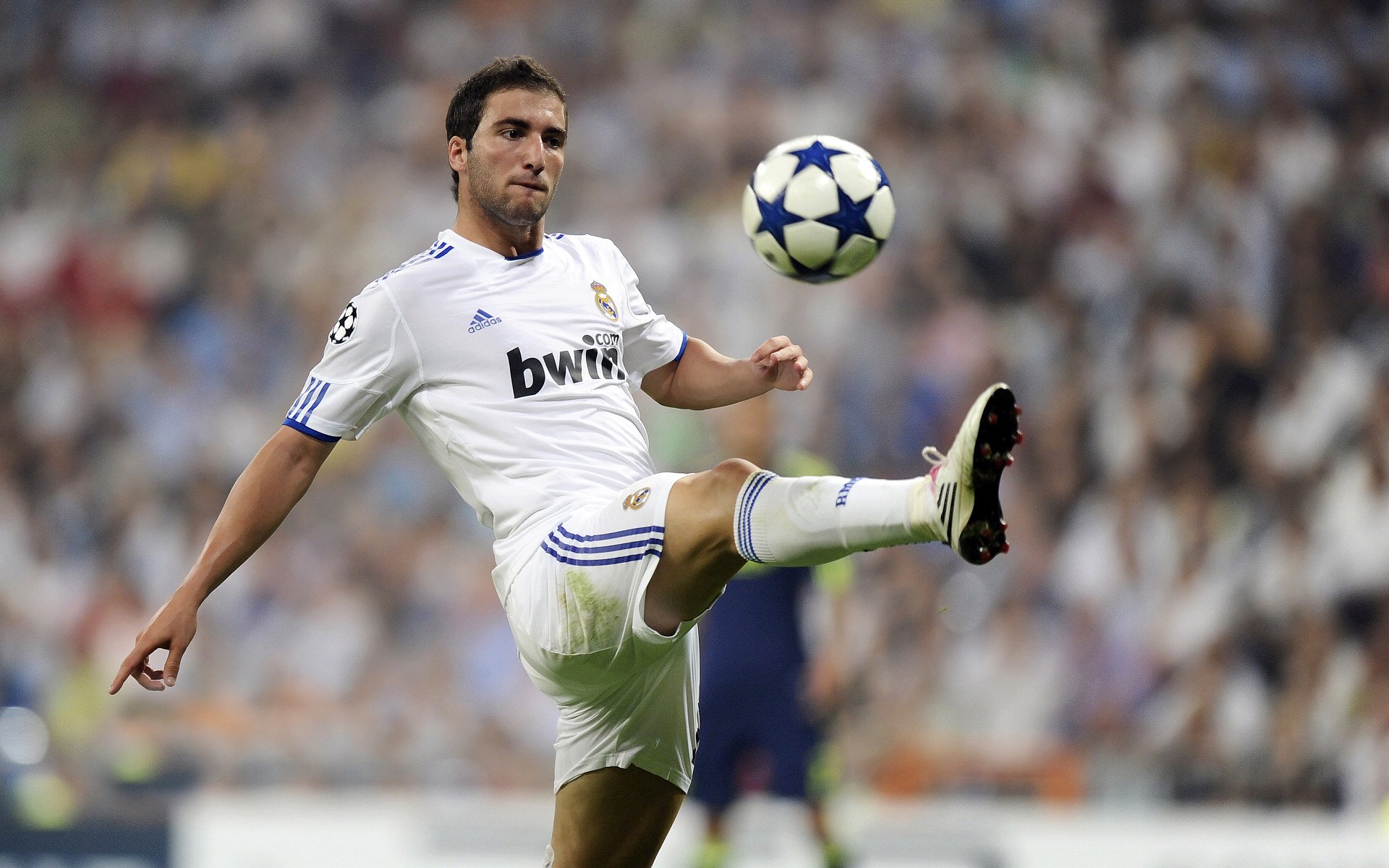 篮网外线命中率惊人，三分雨淹没对手，篮网内线被爆